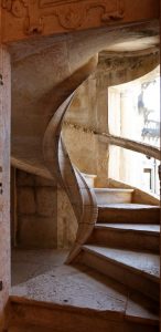 Escaleras de caracol de piedra